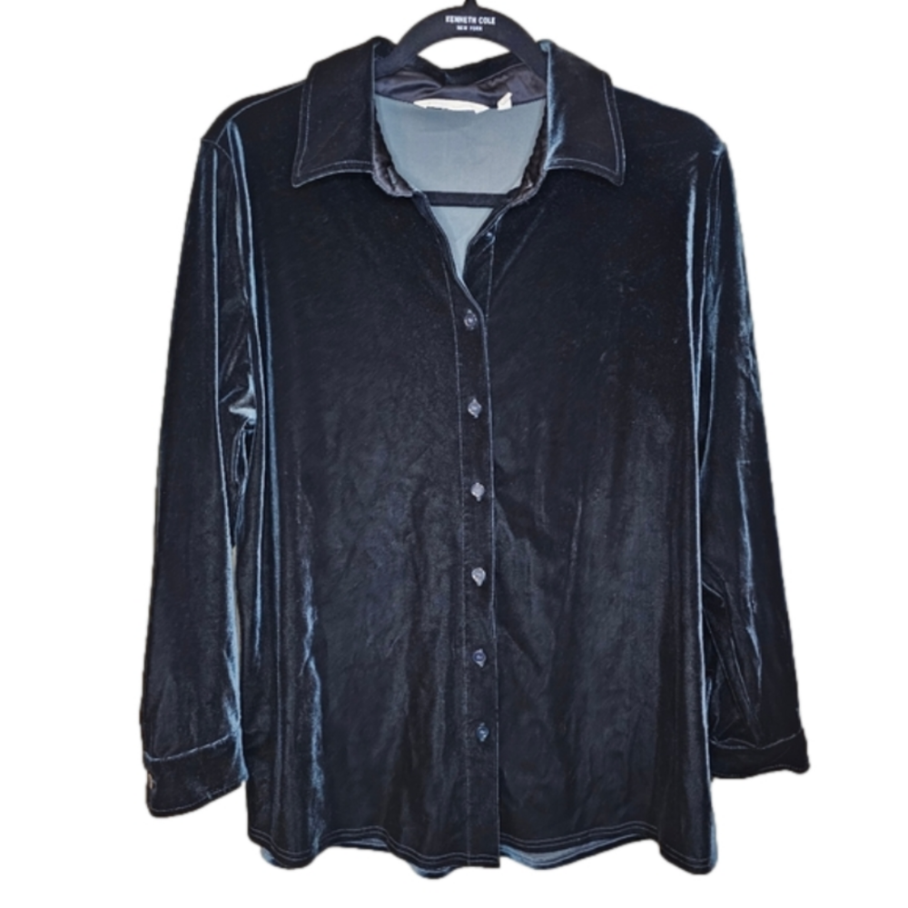 Soft Surroundings Dark green velvet button down Long sleeve top Size Pet…